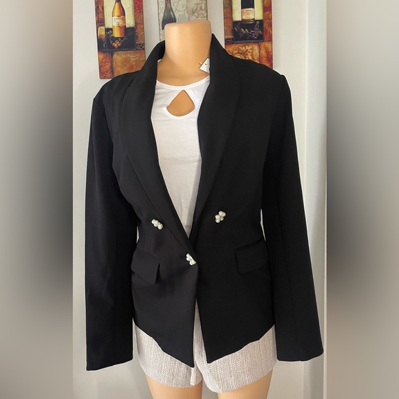Soho Jackets & Blazers - SOHO BLAZER BLACK WITH PEARLS FLOWERS BOTTOMS SIZE L 100% EXCELLENT CONDITIONS